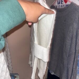 Sweater with no sleeves